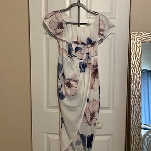 Off the shoulder beautiful dress.
